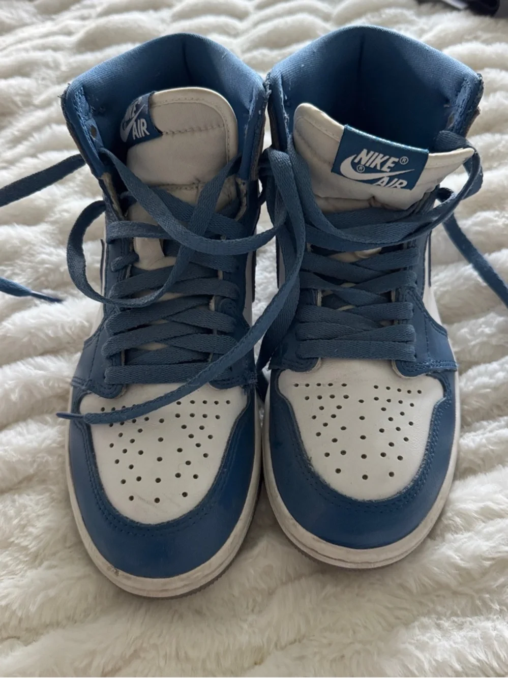 Nike High-Top Sneakers in White and Blue
